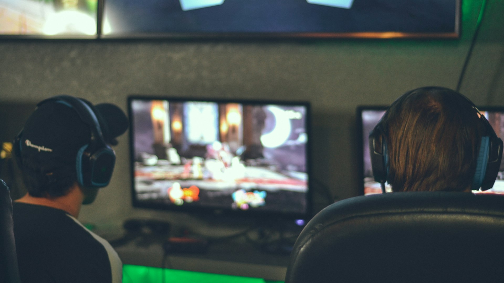 QuantumBonusFrontier players competing at a Melbourne LAN event